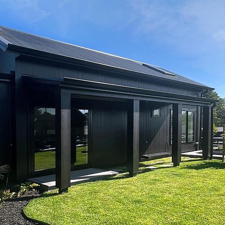 Hillbrook - A Luxurious Guesthouse Ohauiti Buitenkant foto